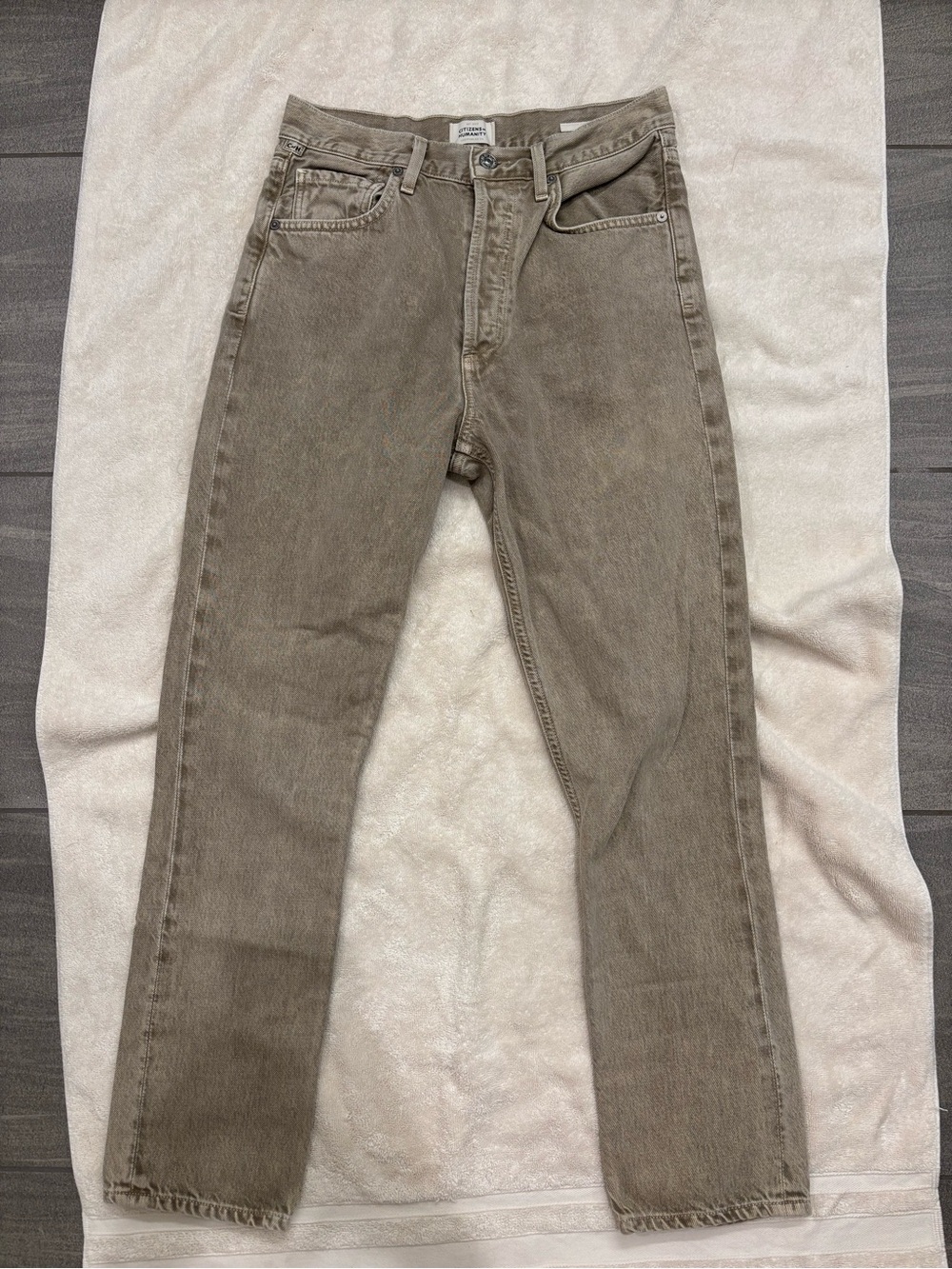 Citizens Of Humanity Straight-Leg Jeans in Taupe